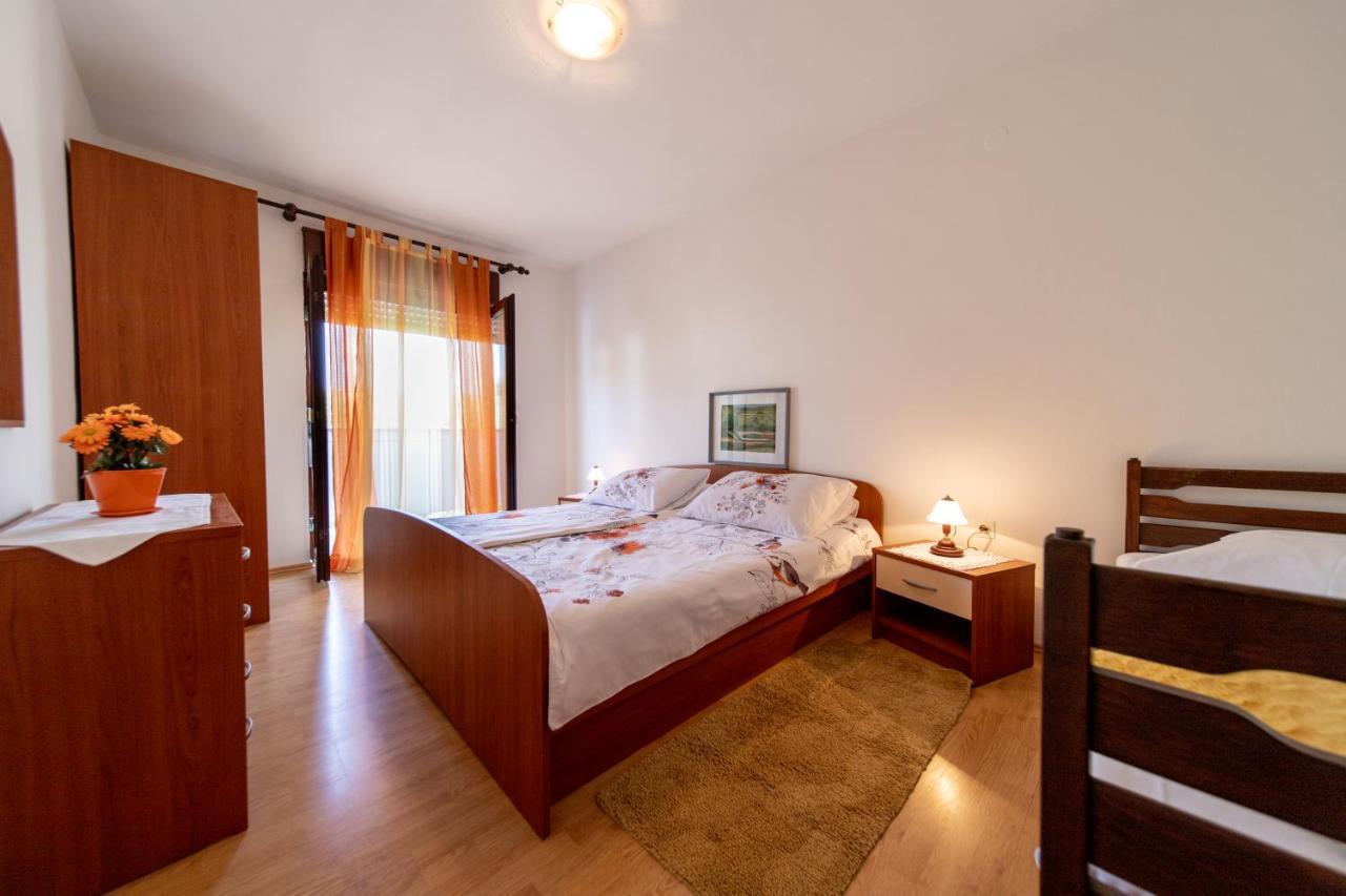 Apartmani Centar Palit Екстериор снимка