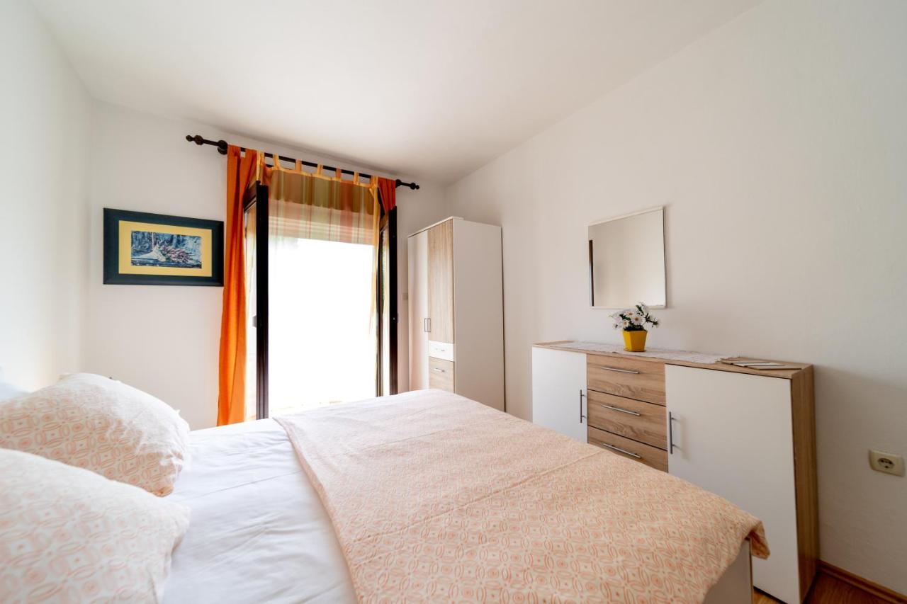 Apartmani Centar Palit Екстериор снимка