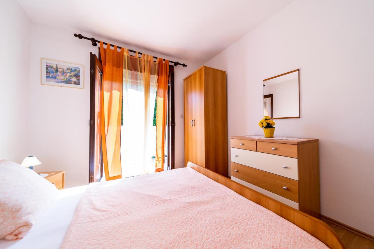 Apartmani Centar Palit Екстериор снимка