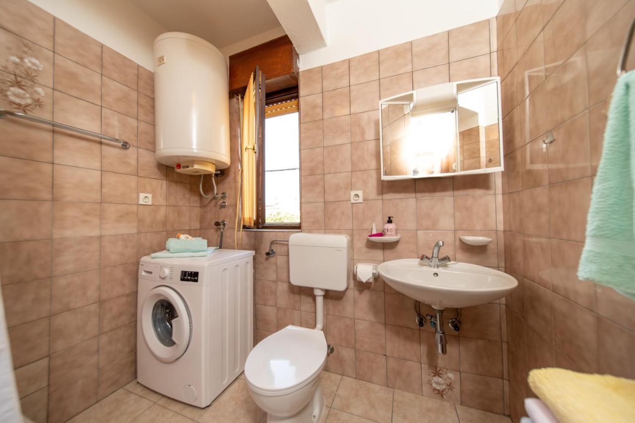 Apartmani Centar Palit Екстериор снимка