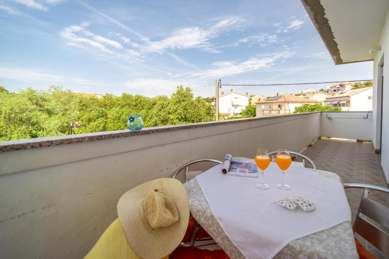 Apartmani Centar Palit Екстериор снимка