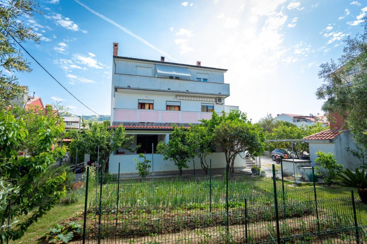 Apartmani Centar Palit Екстериор снимка