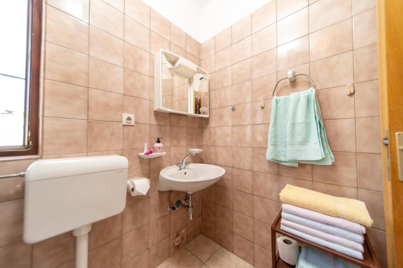 Apartmani Centar Palit Екстериор снимка
