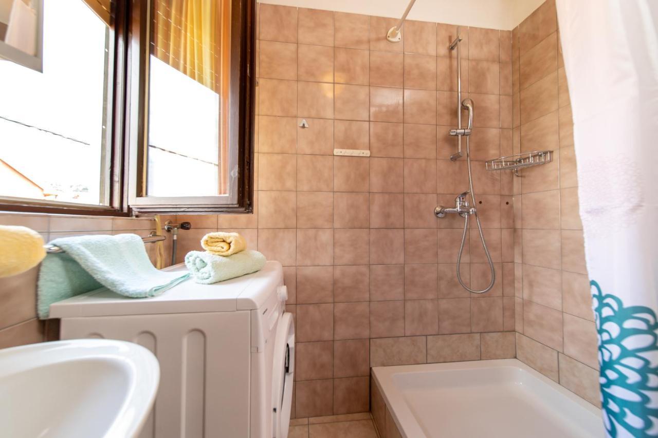 Apartmani Centar Palit Екстериор снимка