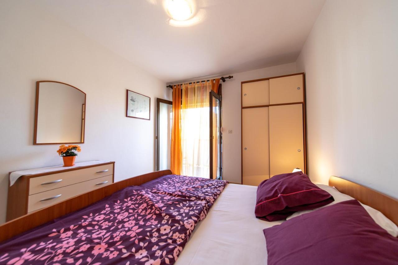 Apartmani Centar Palit Екстериор снимка