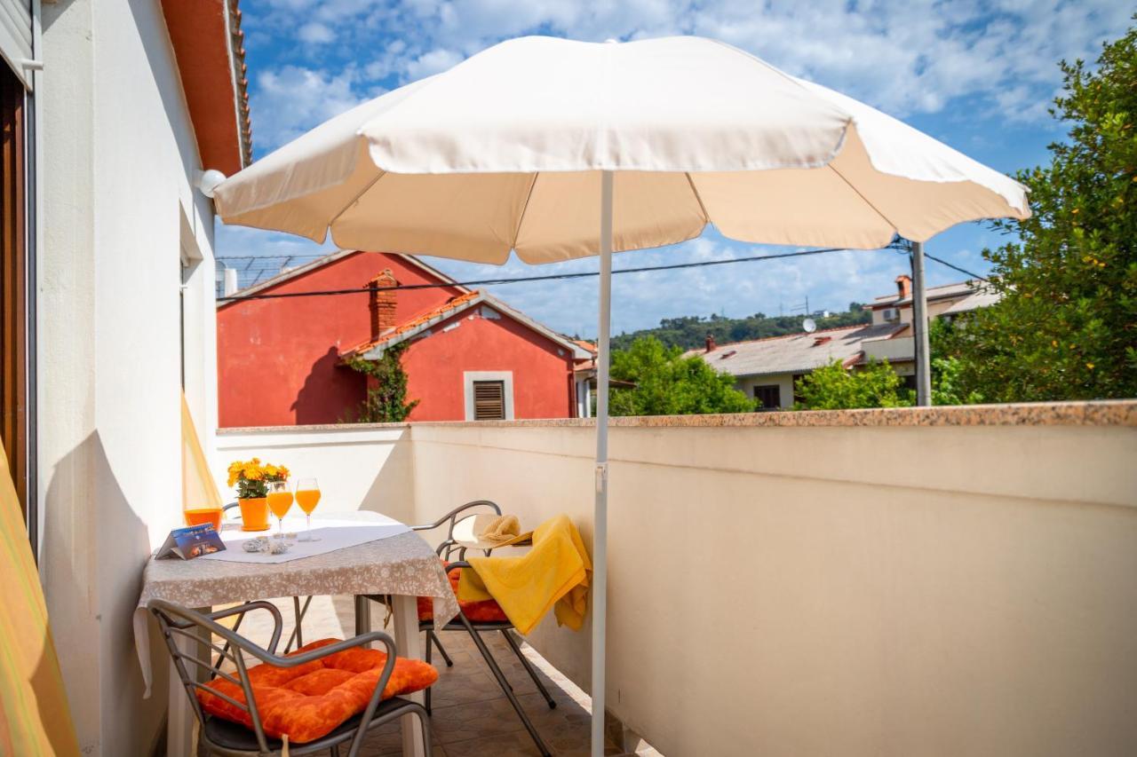 Apartmani Centar Palit Екстериор снимка