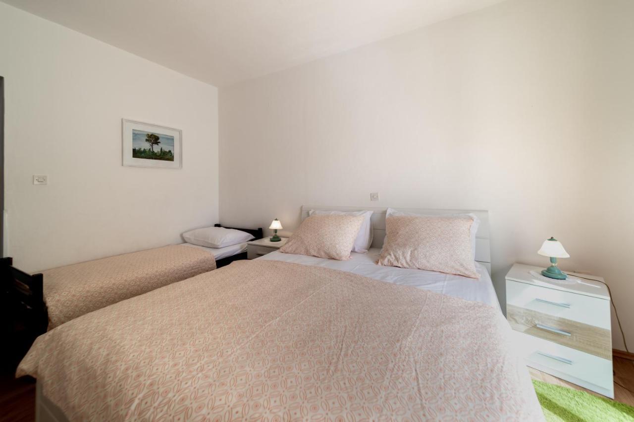 Apartmani Centar Palit Екстериор снимка