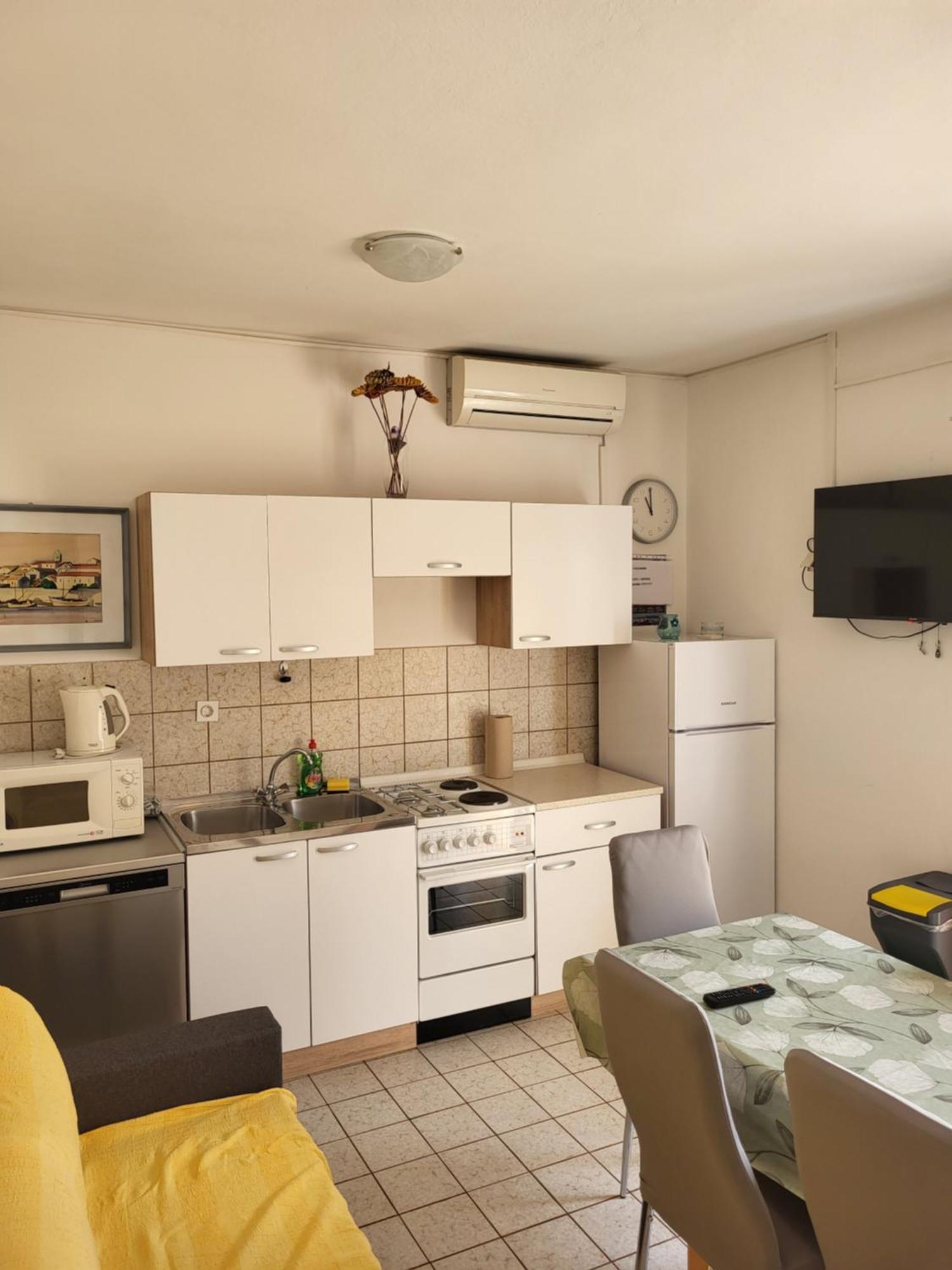 Apartmani Centar Palit Екстериор снимка